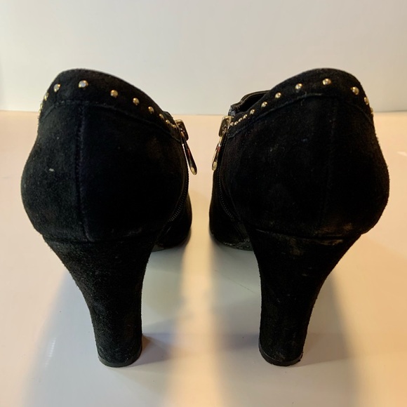 Tahari Ramona Black Suede Leather Gold Studs Ankle Boots Bootie Heels Shoes 10M - Picture 5 of 11